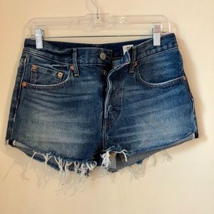 Like New 501 Levi Shorts Size 26